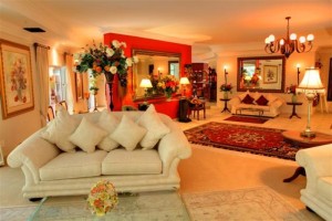 cinnamon-house-lobby